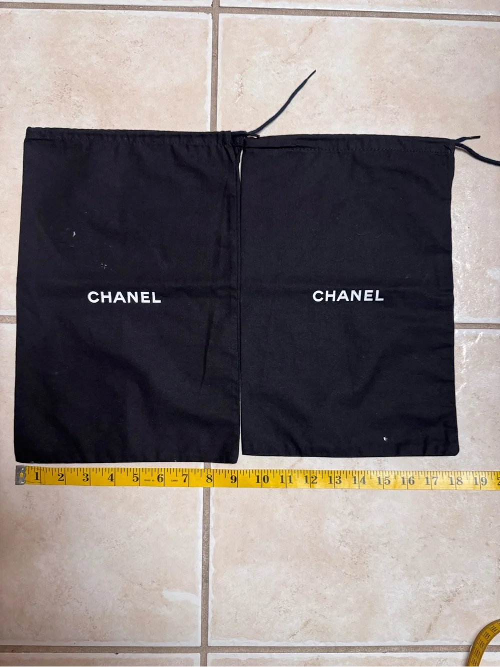 CHANEL pair drawstring
